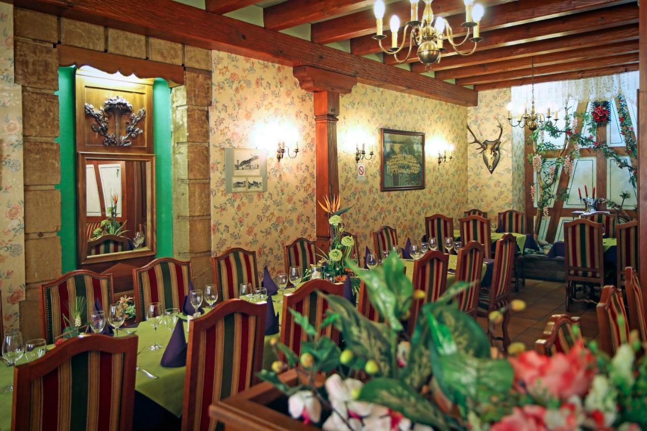 Logis Hotel Restaurant Hostellerie De L'Etoile Wasselonne Exterior foto